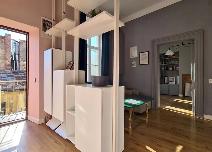 Republicii Brick Apartment *