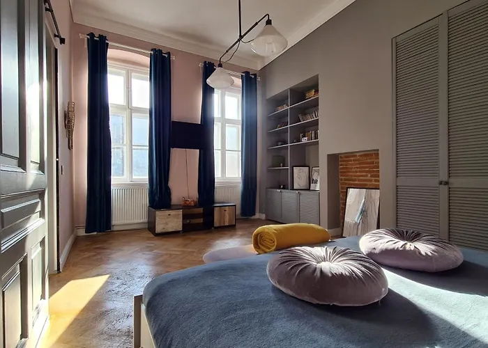 Republicii Brick Apartment